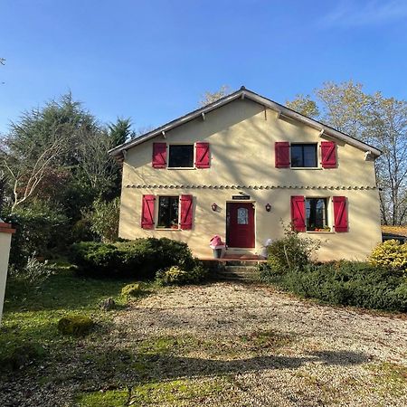 Domaine Pierrot Bed & Breakfast Laujuzan Exterior photo