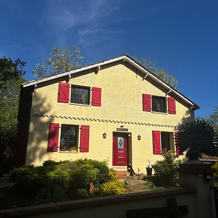 Domaine Pierrot Bed & Breakfast Laujuzan Exterior photo