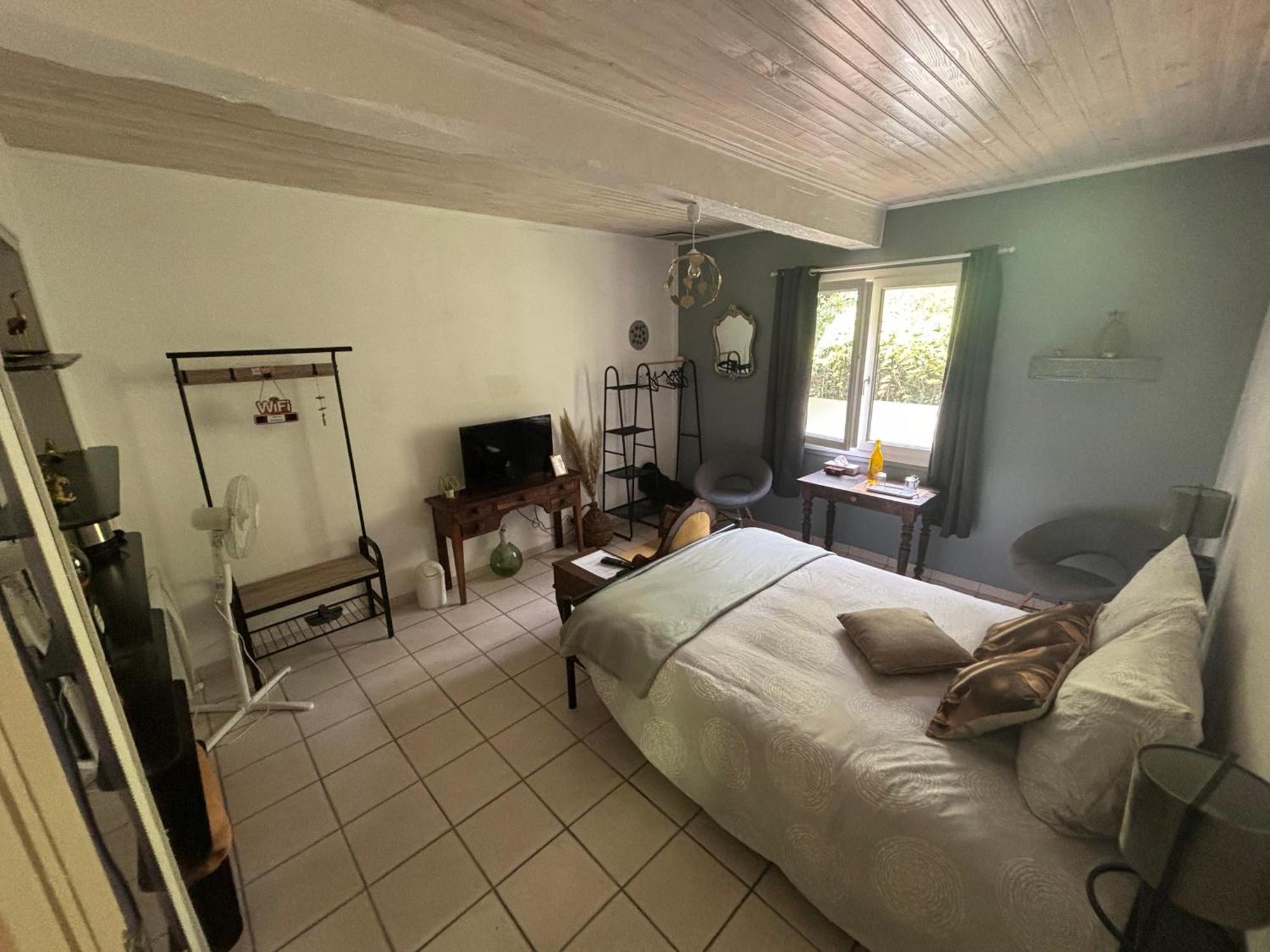 Domaine Pierrot Bed & Breakfast Laujuzan Exterior photo